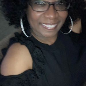 Meet your Posher, Adrea